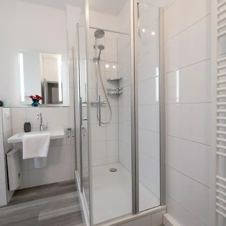 Apartman 333 *